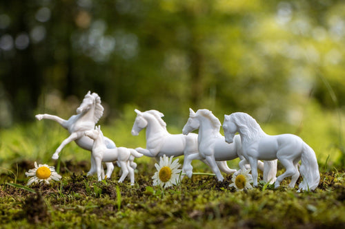 Breyer Colorful Breeds Paint & Play