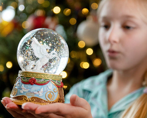 Breyer Holiday Flight | Musical Snow Globe | Retired