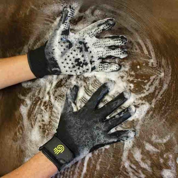 Hands On Grooming Gloves 3